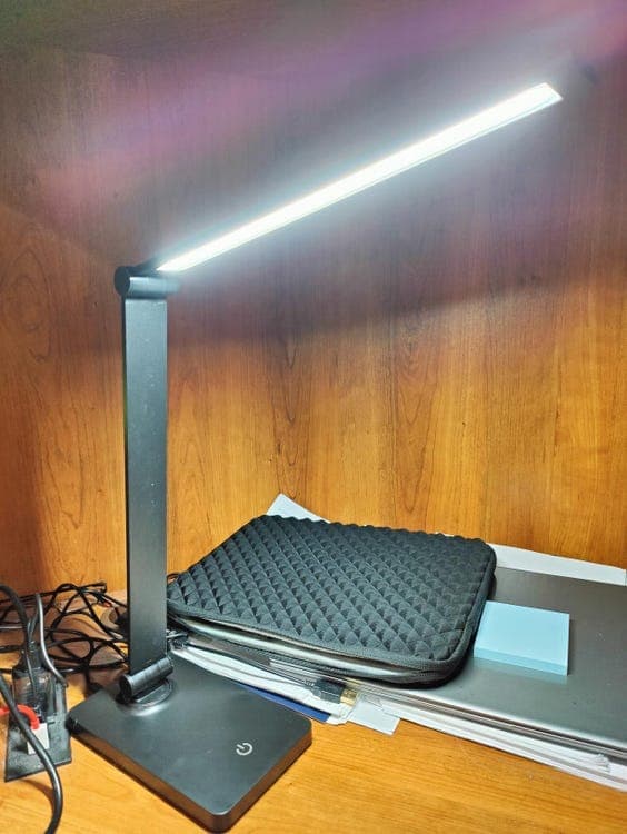 OBOSOE LED Skrivebordslampe med Touch Control – Dæmpbar Bordlampe til Hjem, Kontor og Soveværelse
