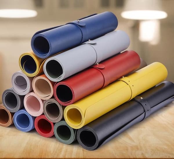 TD® Skrivbordsdyna/ Dubbelsidigt PU syntetiskt läder/ 120*60 cm/ Tjock färg Ren vattentät/ Trendig och stilig BRUN