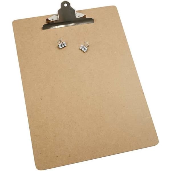 Klämplatta med en robust metallklämma och 2 avtagbara clips för att fästa makrame-repet. ref 265920