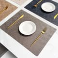 Miniatyrbillede 4 af 4: INF Sæt med 6 dækkeservietter i sort og guld Square