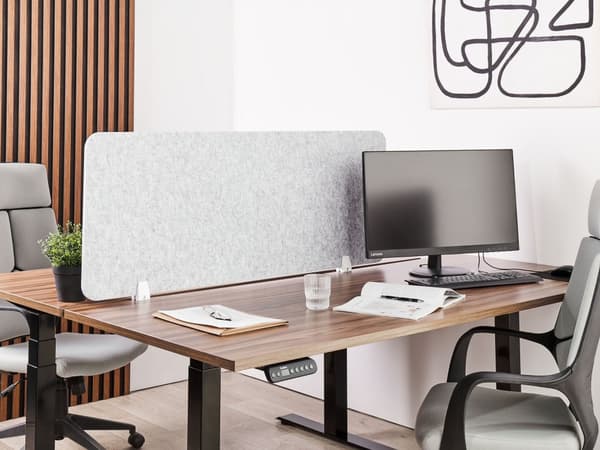 Työpöydän väliseinä vaaleanharmaa 130 x 50 cm polyesteri PET-muovi akustinen kiinnikkeet moderni