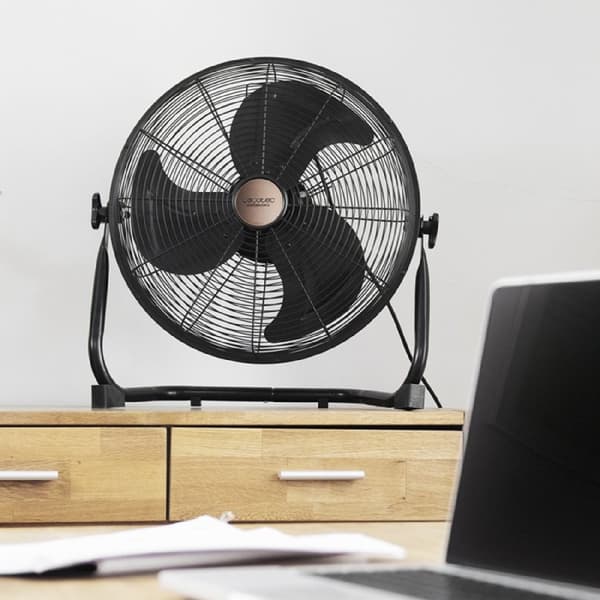Cecotec 3-blade industrial fan, 16”, 90 W, and 3 speeds.