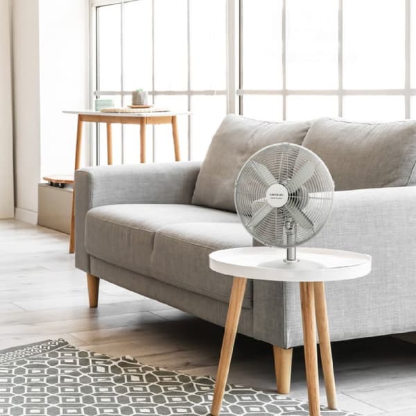 Cecotec Table fan with 40 W and steel finish, 12 inches, 3 speeds, oscillation, silent, adjustable height, 4 blades, and maximum safety.