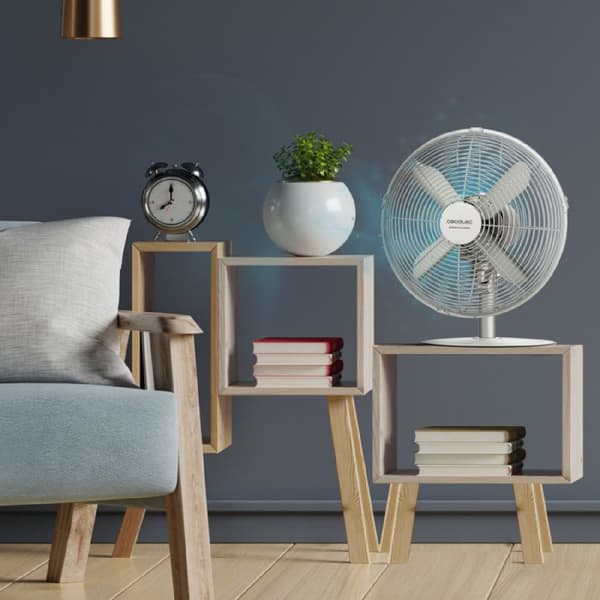Cecotec Table fan with 40 W and steel finish, 12 inches, 3 speeds, oscillation, silent, adjustable height, 4 blades, and maximum safety.