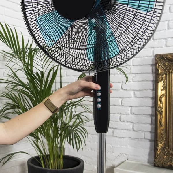 Cecotec 16" stand fan with 40 W and 3 speeds, oscillating, silent, adjustable height, 5 blades, and maximum safety.