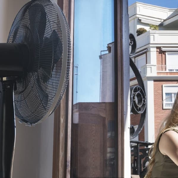 Cecotec 16" stand fan with 60W and timer, 3 speeds, oscillation, silent, adjustable height, 10 blades, and maximum safety.