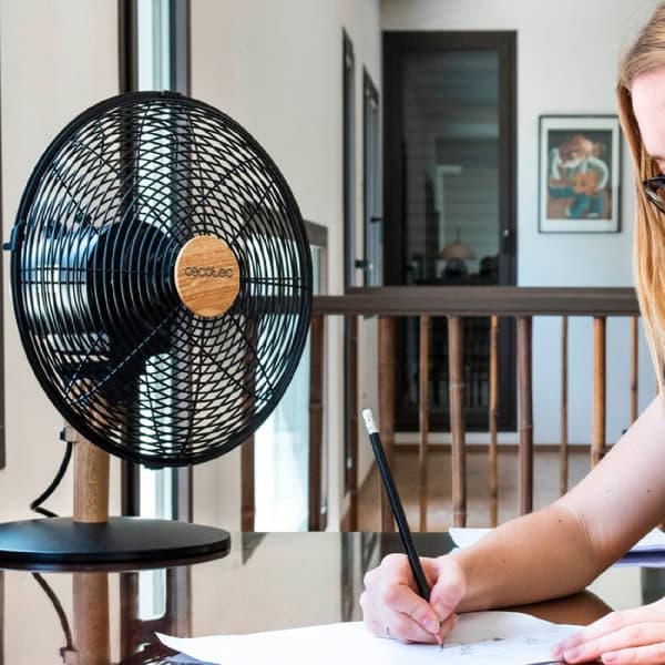 Cecotec Table fan with 40 W and wood-colour finish, 12 inches, 3 speeds, oscillation, silent, adjustable height, 4 blades, and maximum safety.