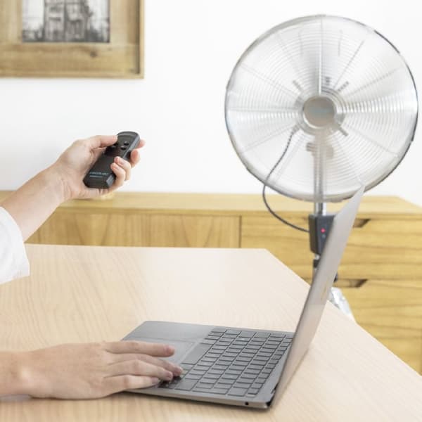 Cecotec Wooden tripod fan with 4 16-inch blades and a total diameter of 40 cm. Remote control and timer. Elegant design.