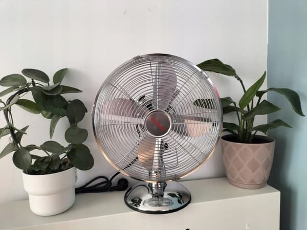 Lattiatuuletin WIATRAK tehokas 50W suuri kiertoilmapuhallin kromi METALLI