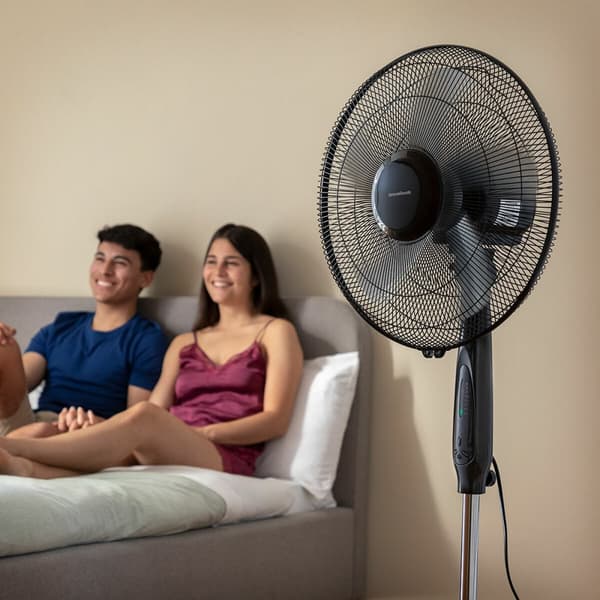BRUGT Piedestalventilator med fjernbetjening InnovaGoods Sort 45 W (Refurbished A)