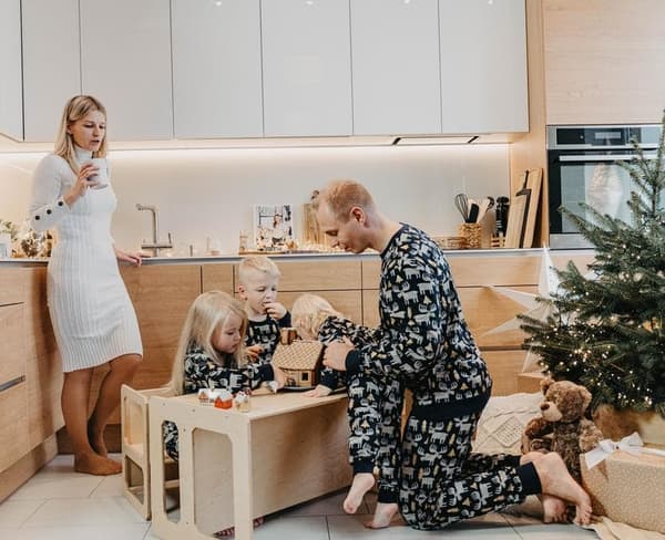 Säädettävä Montessori-pöytä ja -tuolisetti - Montessori lastentuoli ja pöytä - Lasten pöytä ja tuolit puusta - Säädettävä lastentuoli ja -pöytä