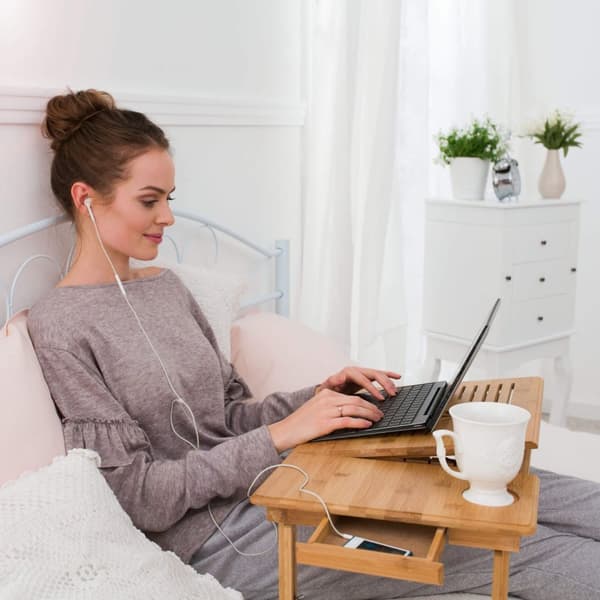 Sengebord i med USB-blæser - brun