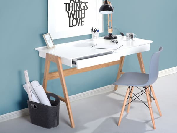 Työpöytä valkoinen MDF-levy vaaleat tammijalat 120 x 70 x 76 cm laatikoilla skandinaavinen moderni tyyli