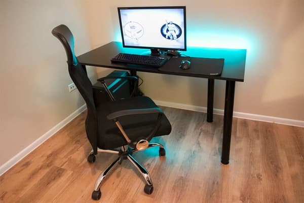 SyberDesk Spelskrivbord - Spelbord - Med LED För Spelare - Gaming Desk