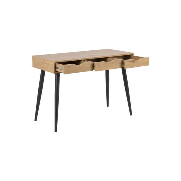 Nete skrivebord med 3 skuffer i vild eg dekor.