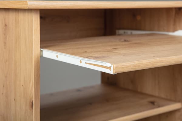 Addu skrivebord 1 tastaturhylle, 4 ruller, 1 oppbevaringsrom, eik artisan dekor.
