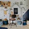 Pikkukuva 1 / 10: Montessori-työpöytä lapsille – säilytystilalla ja hyllyillä  - Puinen junioripöytä – esikouluun