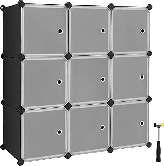 Skabe - opbevaringsskabe - reolsystemer - 9 terninger - plastskab - med døre