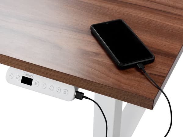 Elektrisk justerbart skrivebord Mørk trebordplate Hvit stålramme 120 x 72 cm Sitt- og ståbord Kvadratiske føtter Moderne design
