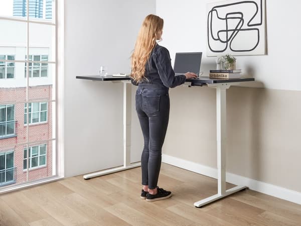 Elektrisk Justerbart Venstre Skrivebord Svart Bordplate Hvit Stålramme 160 x 59 cm Sitt og Stå L-formet Moderne Design