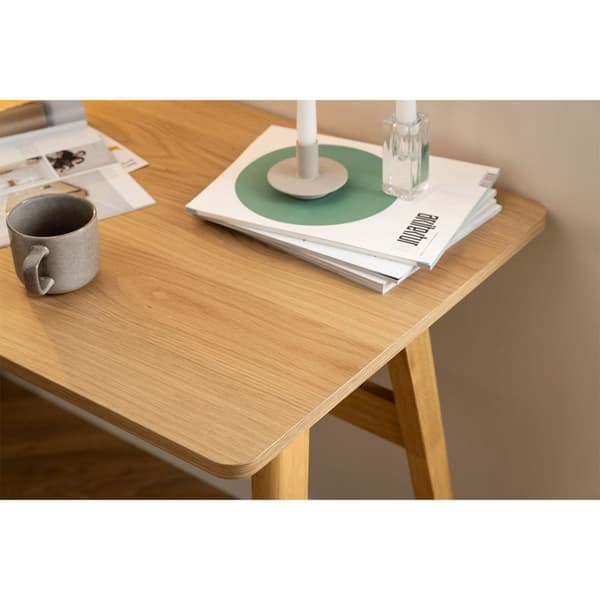 Barnett skrivebord eik dekor.