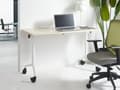 Miniatyrbilde 2 av 7: Sammenleggbart Skrivebord i Lyst Tre og Hvit Metallramme MFC Bordplate 120 x 60 cm Sammenleggbart Mobilt Bord med Hjul Moderne Design
