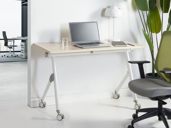 Sammenleggbart Skrivebord i Lyst Tre og Hvit Metallramme MFC Bordplate 120 x 60 cm Sammenleggbart Mobilt Bord med Hjul Moderne Design