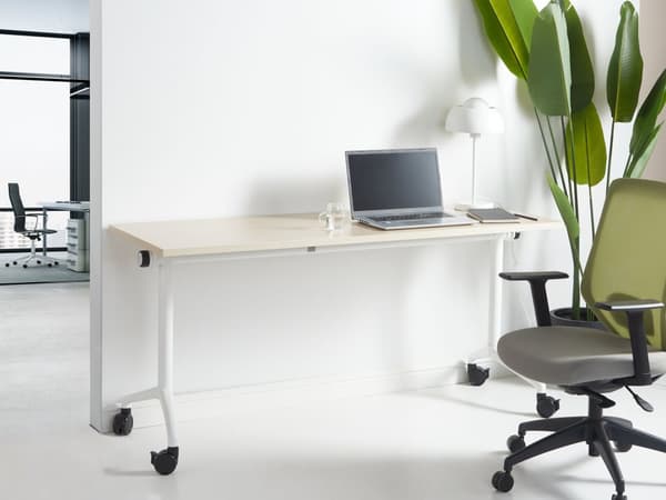 Sammenleggbart Skrivebord i Lyst Tre og Hvit Metallramme MFC Bordplate 160 x 60 cm Sammenleggbart Mobilt Bord med Hjul Moderne Design