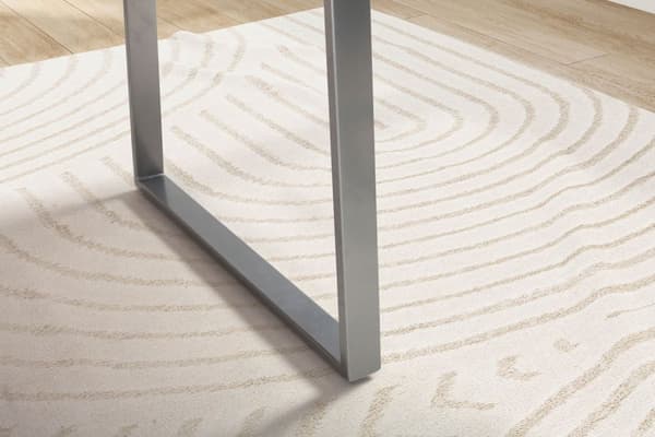 Rootz solidt kontorbord - moderne design - udtryksfulde trækanter - naturligt trækorn - trapezformede metalben - 180 cm x 90 cm x 76 cm