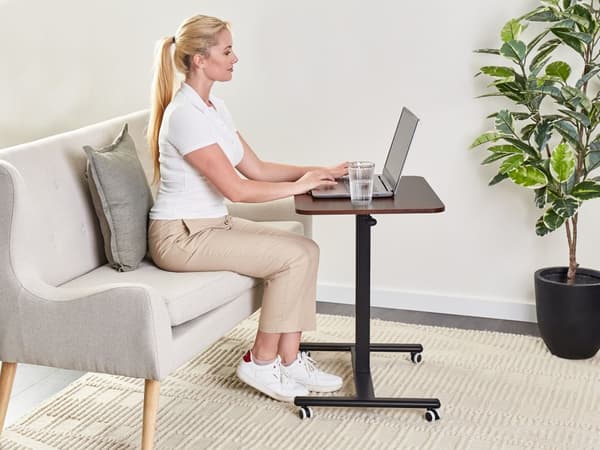 Manuellt Justerbart Mobilt Laptopbord Mörkt Trä Stålram 65 x 48 cm Sitt och Stå Modern Design Kontor