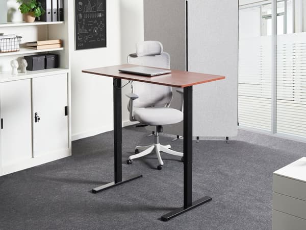 Elektrisk Justerbart Skrivebord Svart og Mørkebrun Bordplate Hvit Stålramme 120 x 60 cm Sit and Stand Firkantede føtter Moderne Design