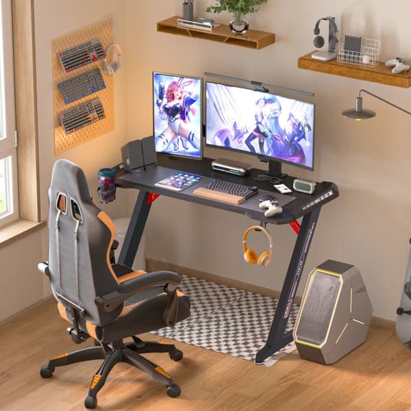 Speldesk, RGB LED-lampor, robust konstruktion,svart