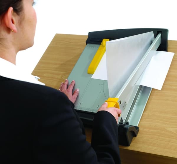 Fellowes kontorsgiljotin plasma A3 svart/metallic