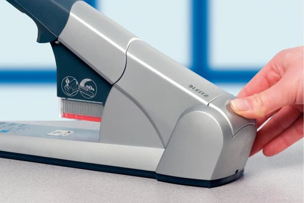 Leitz Heavy Duty Häftapparat - 80 ark - Silver