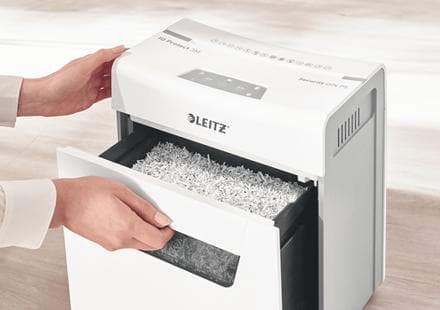 Leitz IQ Protect Premium 6X Silent Paperinsilppuri P-4 Koti-/Kotityöpistesilppurit - Syötä jopa 6 arkkia - 10 litran lokero - Valkoinen