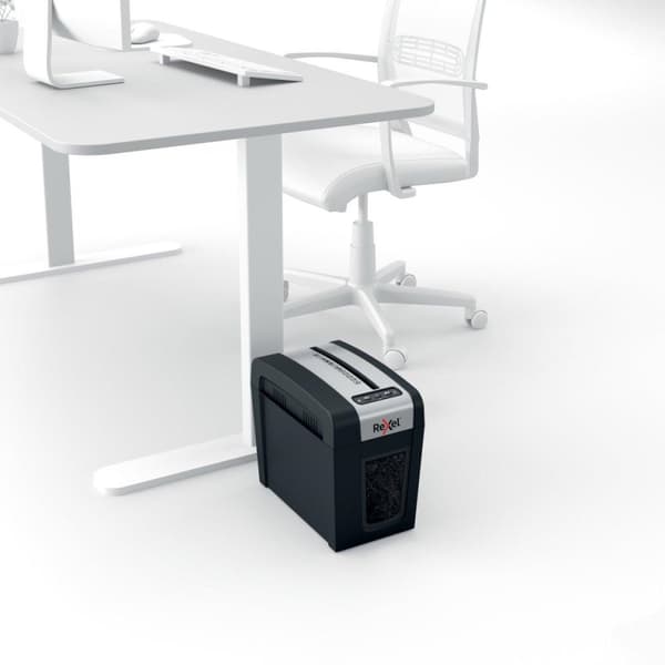 Rexel Secure X8 Silent Koti-/työpaperisilppuri - P-4-silppurit - Syöttää jopa 8 arkkia - Silppua asiakirjoja, niittejä ja paperiliittimiä - 14 litran