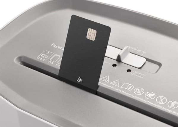Dahle® PaperSAFE 100 - Paperinsilppuri - 5x18 mm siru - 12L keräilyalusta - Arkkeja enintään 5 kpl - P4 - Niittejä pankkikortteja paperiliittimiä