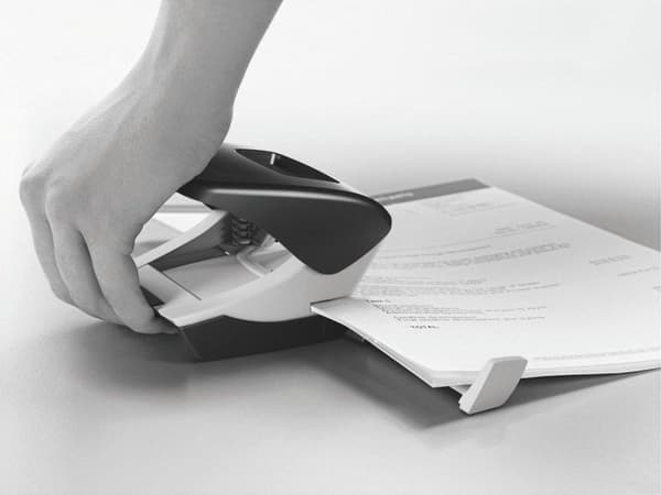 Leitz NeXXt metalbord hulstanser - Perforerer op til 30 ark - til mapper og ringbind - rød