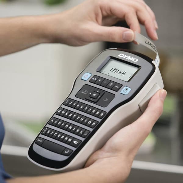 DYMO LabelManager 160 etiketprinter startpakke | Håndholdt etiketprinter | med 3 ruller D1 etiketter QWERTZ-tastenbord | Ideel til hjemmekontoret