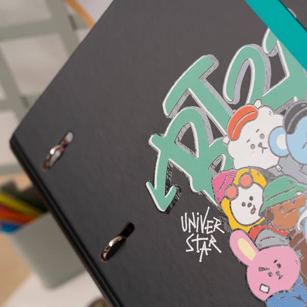 BT21 - A4 pärm från Street Mood-kollektionen med ark (4 ringar, resårband)