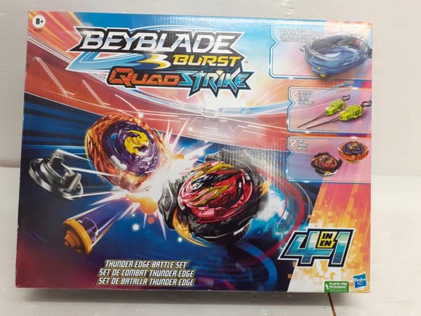 Arenaset + 2 Spinnare + 2 Launchers Beyblade Burst QuadStrike Hasbro