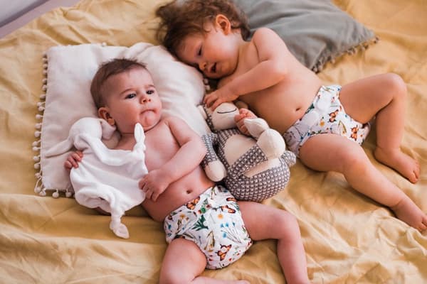 Ble med lomme I GRÆSSET 5-15kg - velcro