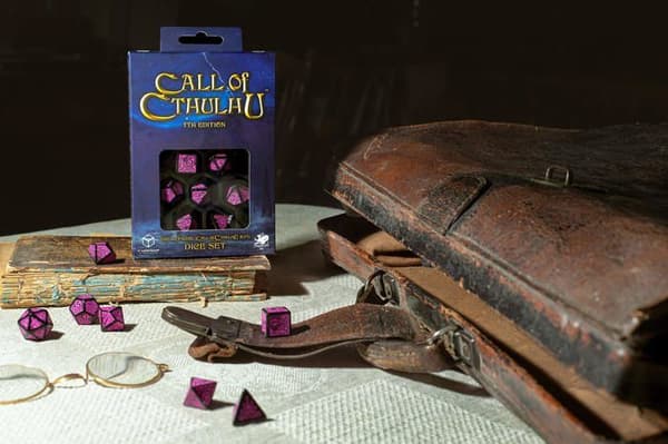 Des - des Q verkstadsspel - SCTR3PQWS - CTR3P - Call of Cthulhu 7:e upplagan tärningsset Svart - Magenta (7)