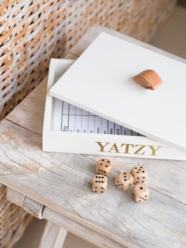 Yatzy spel i Trälåda Vitt 13x20 cm