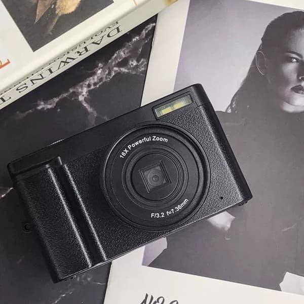INF Digitalkamera 48 MP, 1080p HD, 16x zoom, flip screen Sort
