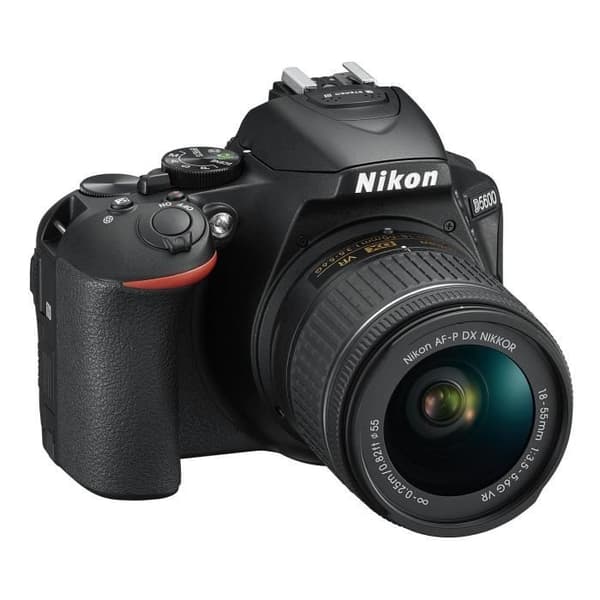 Nikon D5600 + AF-P 18-55 VR-kamera - 24,2 Mpix - Svart
