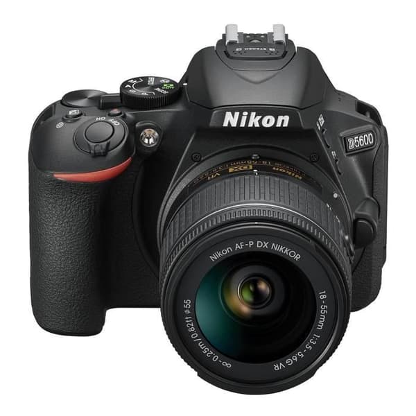 Nikon D5600 + AF-P 18-55 VR-kamera - 24,2 Mpix - Svart