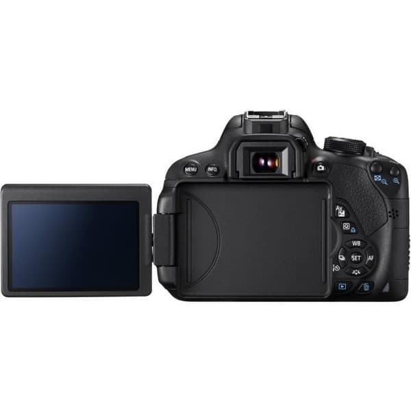 CANON EOS 700D digital reflexkamera + 18-55 mm DC-objektiv