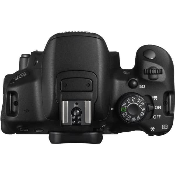 CANON EOS 700D digital reflexkamera + 18-55 mm DC-objektiv