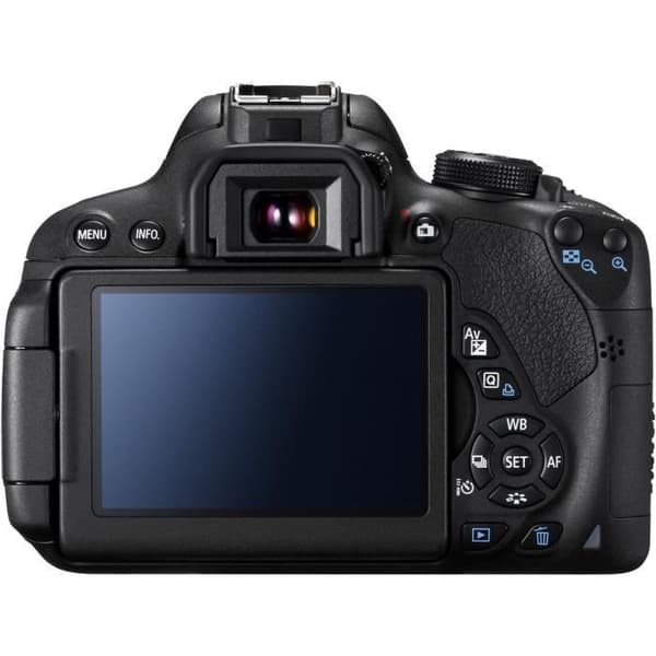 CANON EOS 700D digital reflexkamera + 18-55 mm DC-objektiv